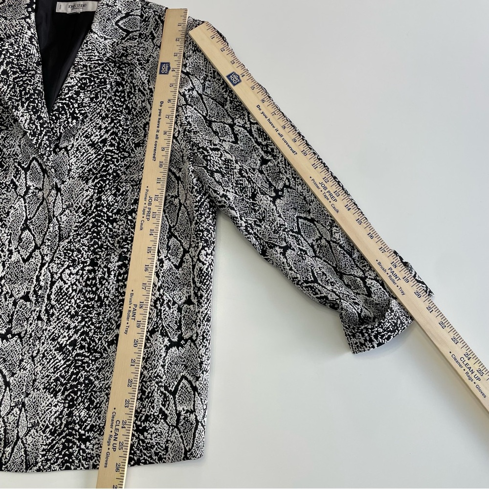 Jones Studio Sharp Black and SIlver Blazer, Animal Print, size 16W - Picture 10 of 10
